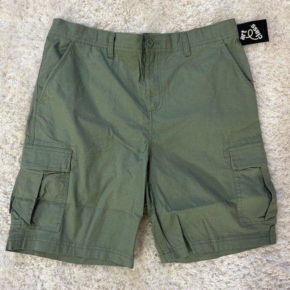 NWT Cargo Shorts - Picture 1 of 2